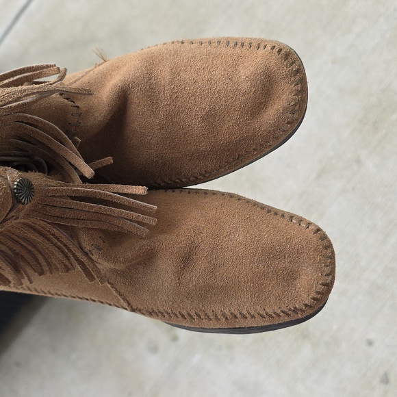 Minnetonka Women's Hi Top Back Zip Boot Tan Size 10 - Picture 12 of 12